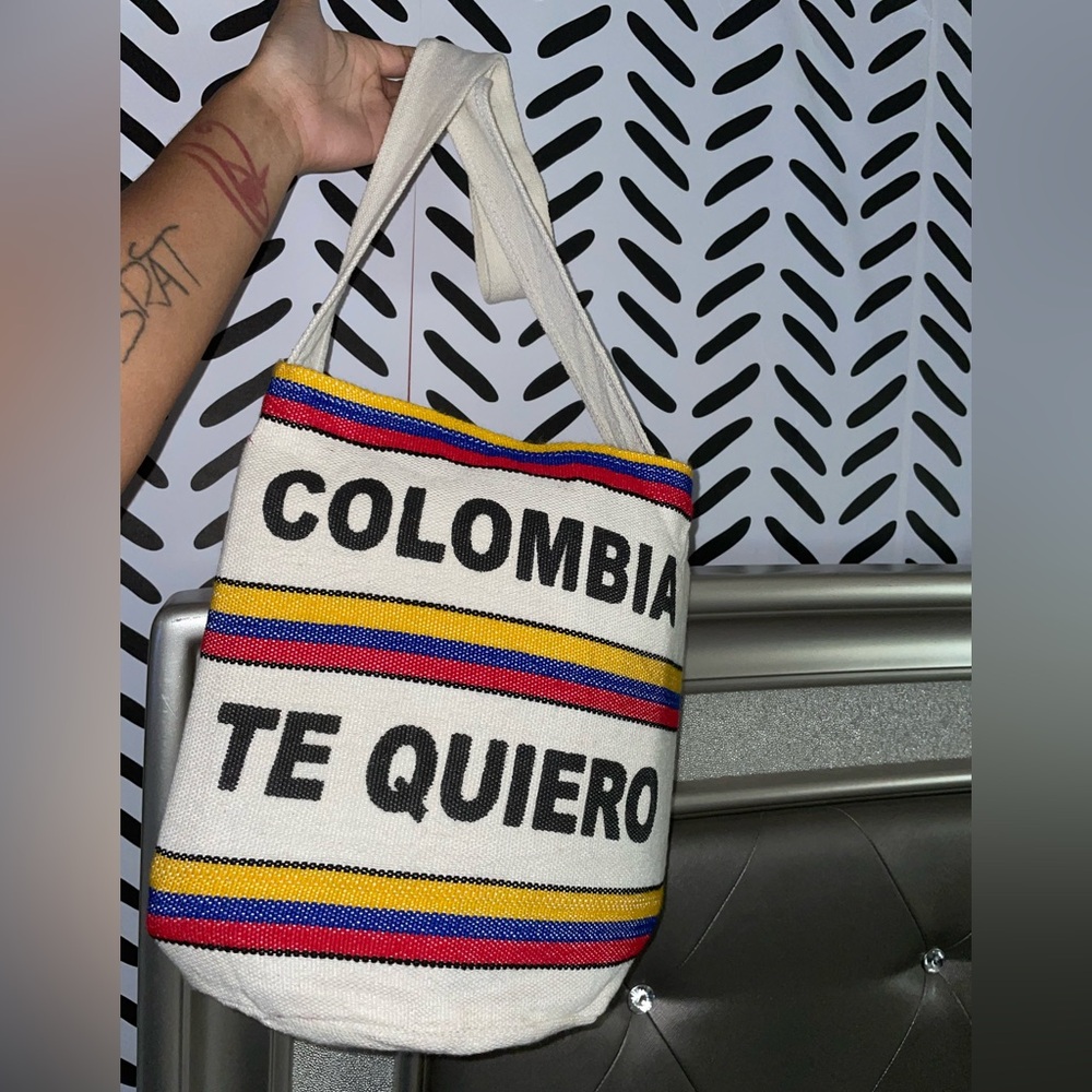 Columbia Te Quiero tote bag